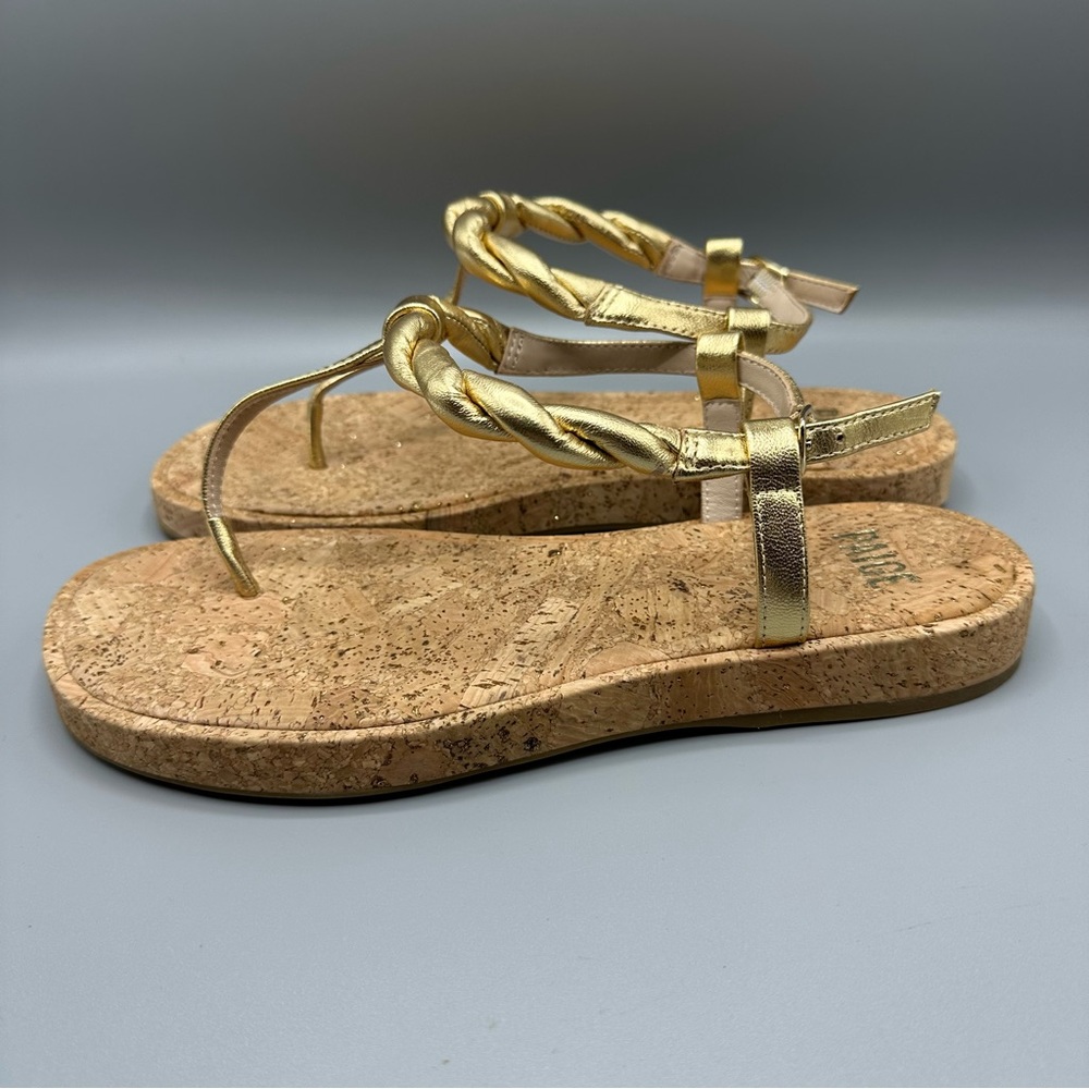 Paige dawn t strap Thong Flat sandal Women’s Size 9 Golden